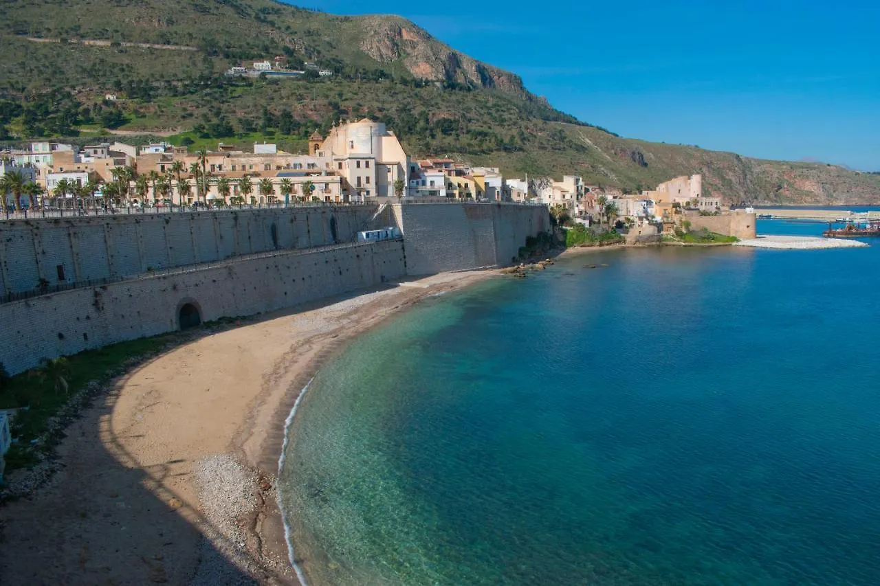 Apartment Borgo Aranci - Appartamento In Villa Orchidea - 12A Castellammare del Golfo